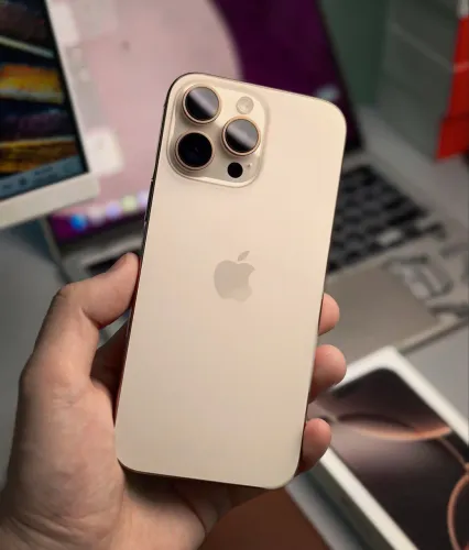 iPhone 16 pro Max Desert 256gb 6 meses garantia