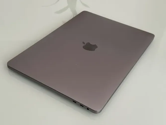 MacBook Pro Touchbar 2017- Tela Retina - 13 Pol. - Cinza Espacial