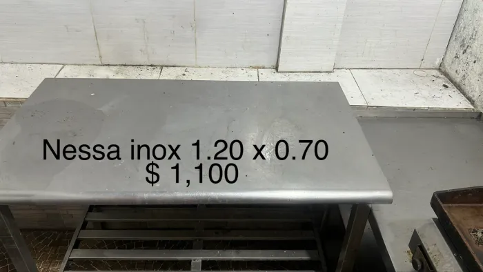 Mesa de inox em ótimo estado 