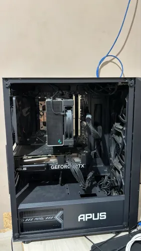 PC gamer com RTX 4060