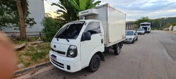 KIA BONGO 2016 PASSO OU TROCO 