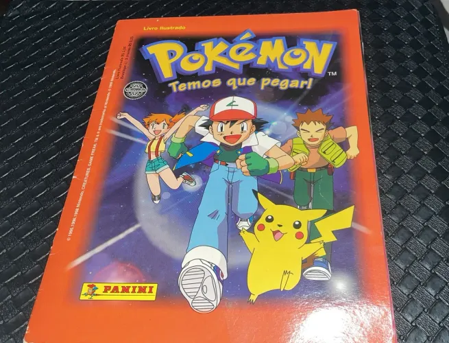 Álbum pokémon completo e com poster muito bom estado(Link de vídeo na descrição)