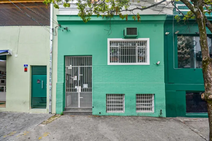 Casa comercial na Rua Caraíbas, 52 - e 54 160 m²
