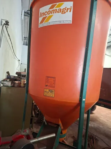 Misturador de ração incomagri