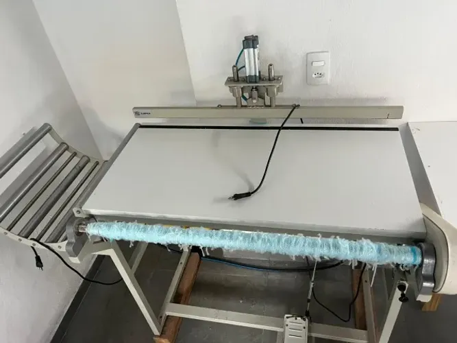 Separadora de gola retilínea Zusper, acompanha compressor 