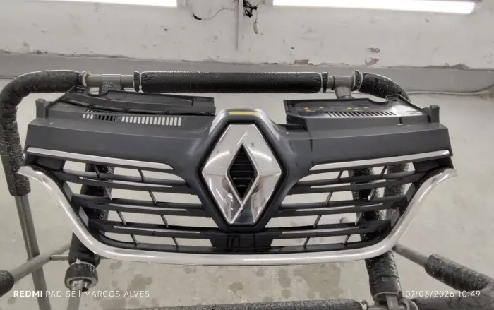 GRADE DO PARA-CHOQUE DIANTEIRO RENAULT SANDERO STEPWAY 2022 (ORIGINAL)