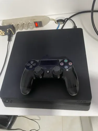 PS4 SLIM 1TB + 74 JOGOS ACEITO CARTÃO