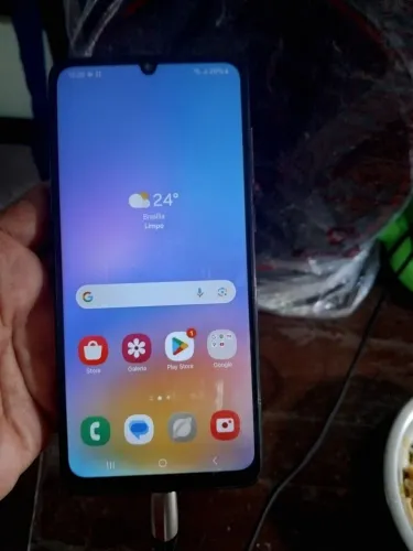 Vendo um celular A05 de 128 gigas