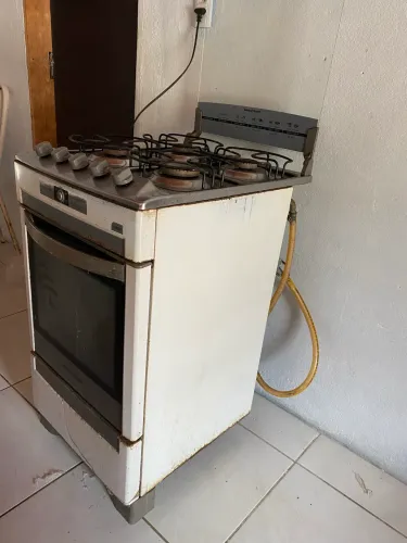 Fogão Brastemp 4 bocas semi novo