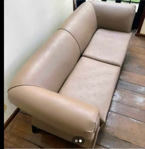 Sofá couro sintético de excelente qualidade