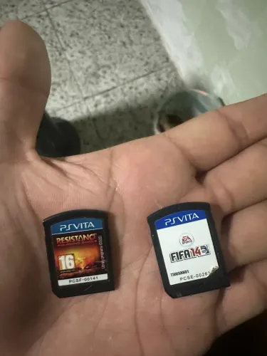Resistance + Fifa 14 psvita
