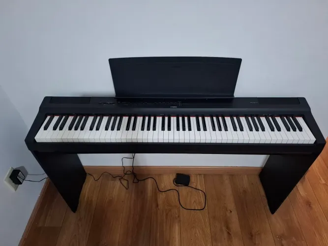 Piano Digital Yamaha P125 + Estante Preto Black