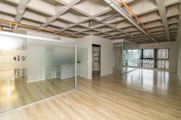 Sala comercial de 73m2 para alugar no bairro Praia de belas!