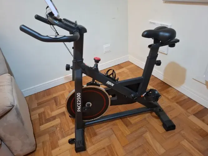 Bicicleta ergometrica POUQUÍSSIMO USADA Odin Fit Pace2500