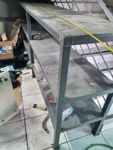Prateleira reforçada