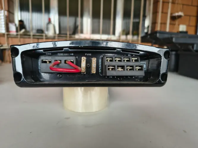 Amplificador automotivo 