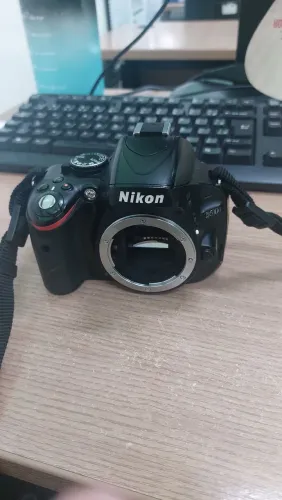 Nikon D5100 em perfeitas condições.