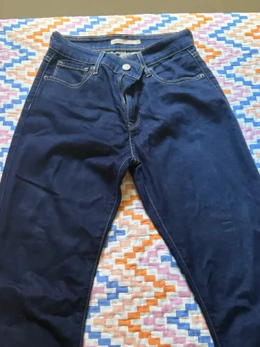 Calça jeans Levis tamanho 25