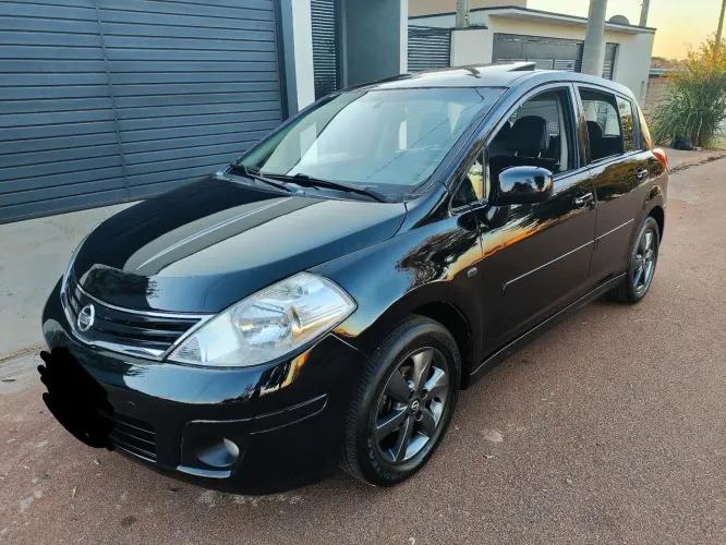 Nissan Tiida SL 1.8/1.8 Flex 16V Mec. 2011