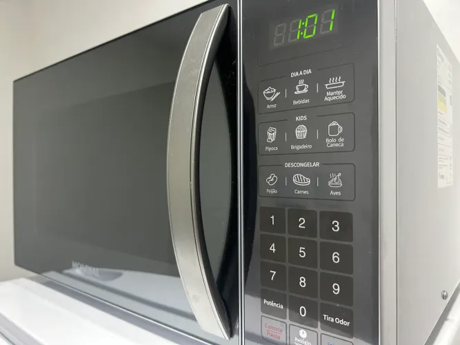 Micro-ondas Mondial 34L Espelhado