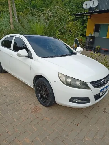 JAC J5 Sedan 1.5 16V 4P Mec. 2013