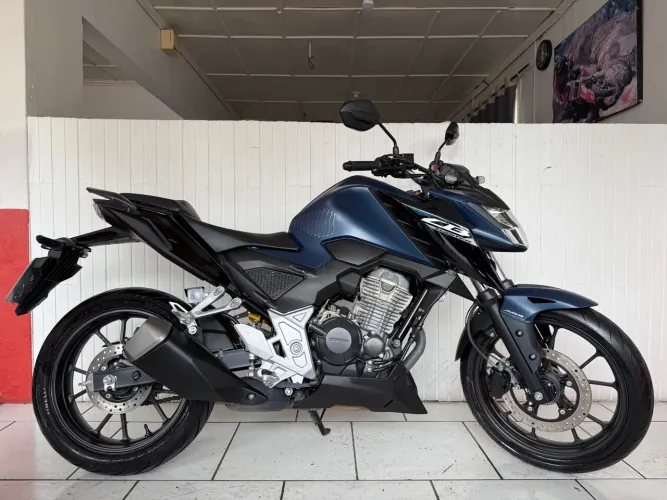 Honda CB 300f Twister Flex 2025