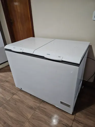 Freezer horizontal CONSUL 414 litros semi novo.