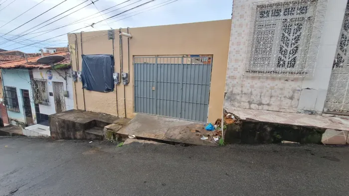 Vendo Prédio com 4 Quitinetes no Lira Alugada por 500 cada