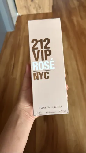 Carolina Herrera 212 VIP Rosé NYC - 125ml