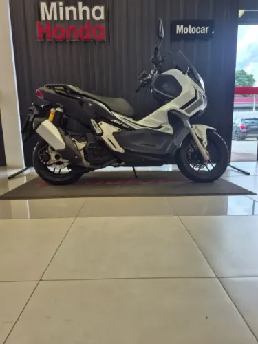 Honda ADV 150.