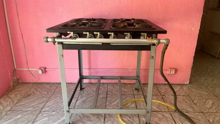 FOGÃO INDUSTRIAL METALMAQ 4 BOCAS - PRONTO PARA TRABALHAR