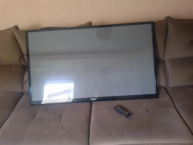 Televisão Samsung com display de plasma "funcionando"
