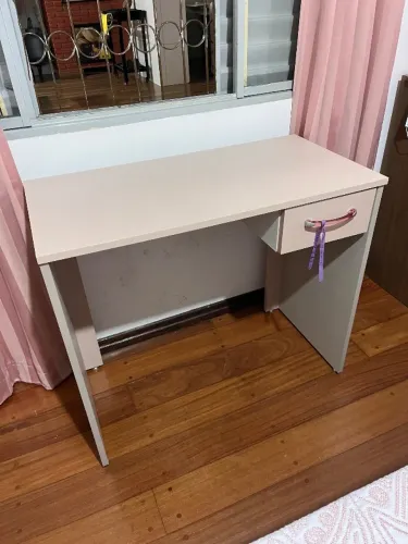 Mesa de estudos( escrivaninha)