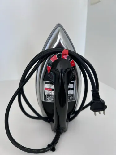 Ferro de Passar Roupa a Seco BLACK+DECKER