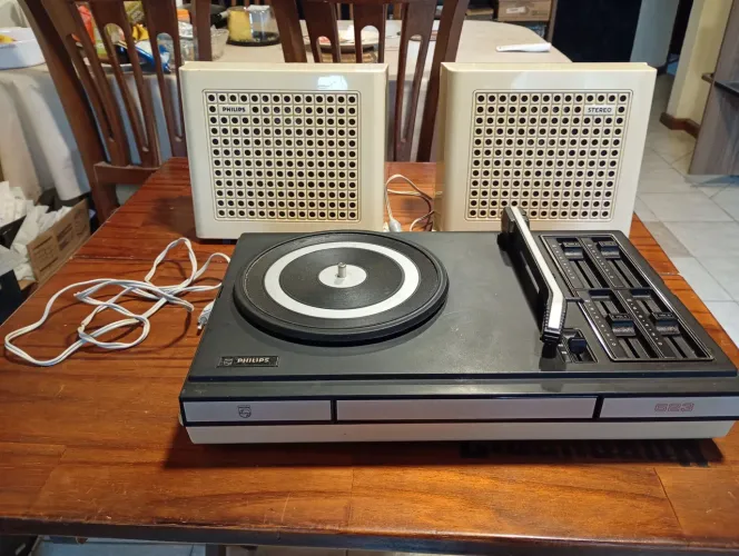 Toca discos vitrola portátil maleta Phillips GF 623 funciona c/ 2 agulhas embalagem origin