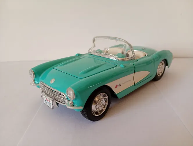 Maisto - Miniatura Chevrolet Corvette Com Detalhes