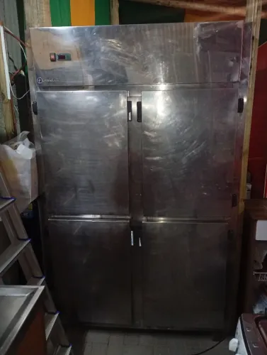 Freezer horizontal e geladeira de inox