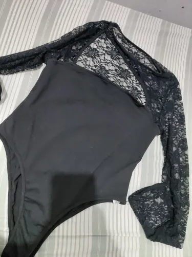 Body Preto com renda