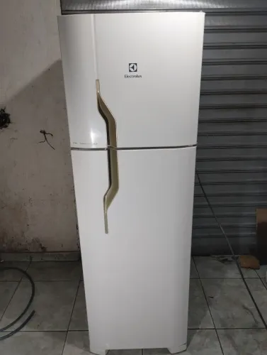 Geladeira Electrolux Frost Free ENTREGO 