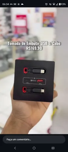 Tomada embutida para celular