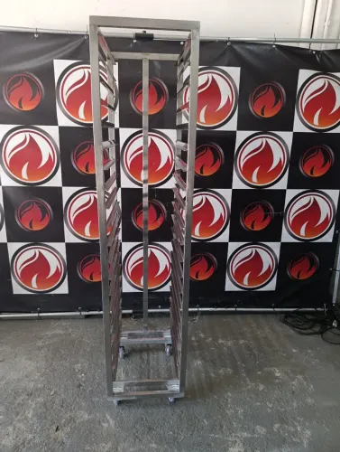 Carrinho 44x54,5x1,82 todo no aço inox usado estado de novo rodízio funcionando perfeito
