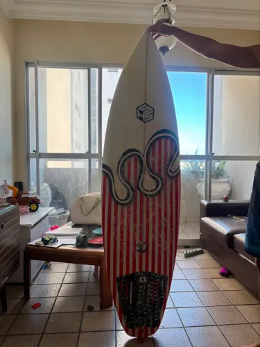 Prancha de surf HSS 5.10 28 litros 6 meses de uso