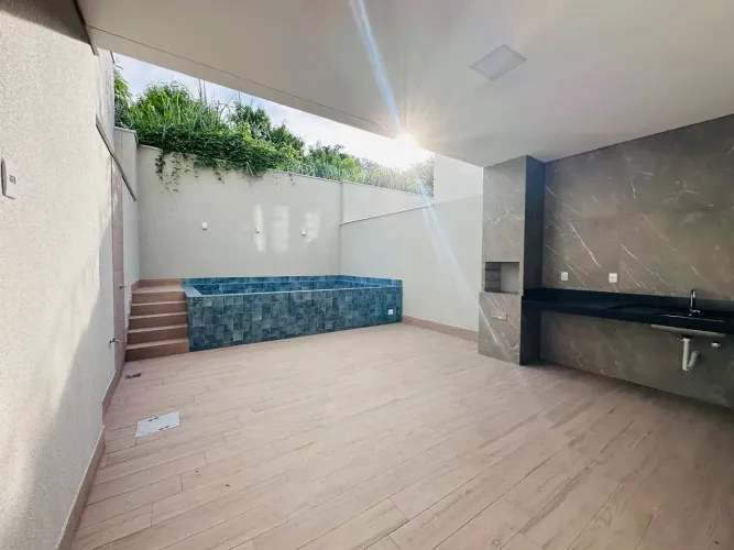 Casa Duplex com piscina a venda no bairro Cidade Nova - Governador Valadares - MG