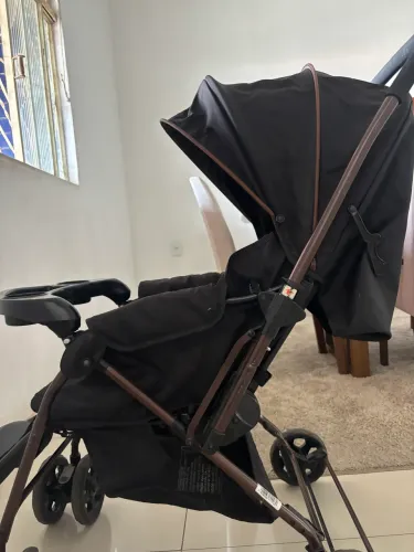 Carrinho de bebê + bebê conforto