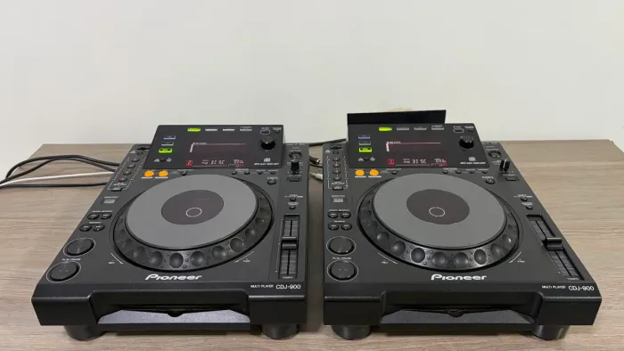 Cdj 900 Pioneer par em estado de zero.