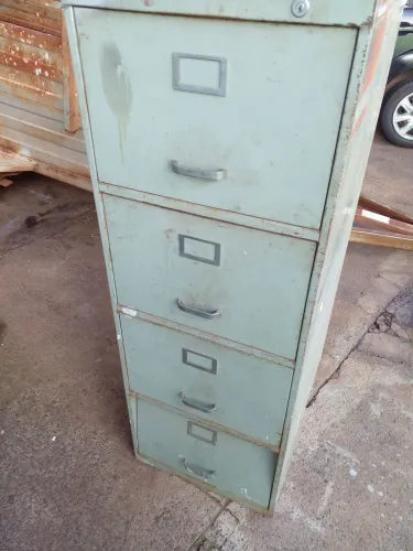 GAVETEIRO DE METAL C/ PORTAS ARQUIVO 