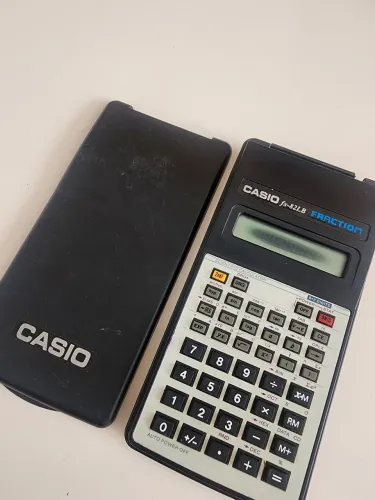 Calculadora casio fraction 82-LB antiga funcionando rara colecionador