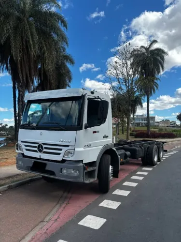 Mercedes 2425 Ano 2011 No Chassi, Pneus Excelentes