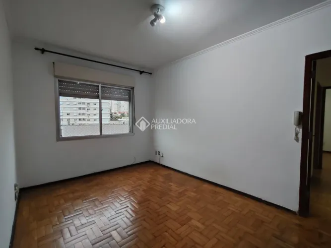 Oportunidade! Apartamento amplo de 2 dormitórios no bairro Azenha