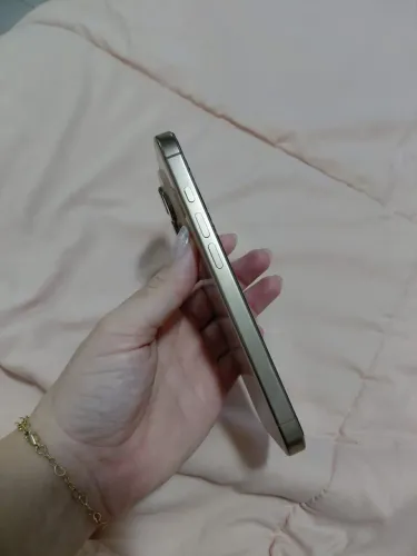 Iphone 16 pro 256gb - desert